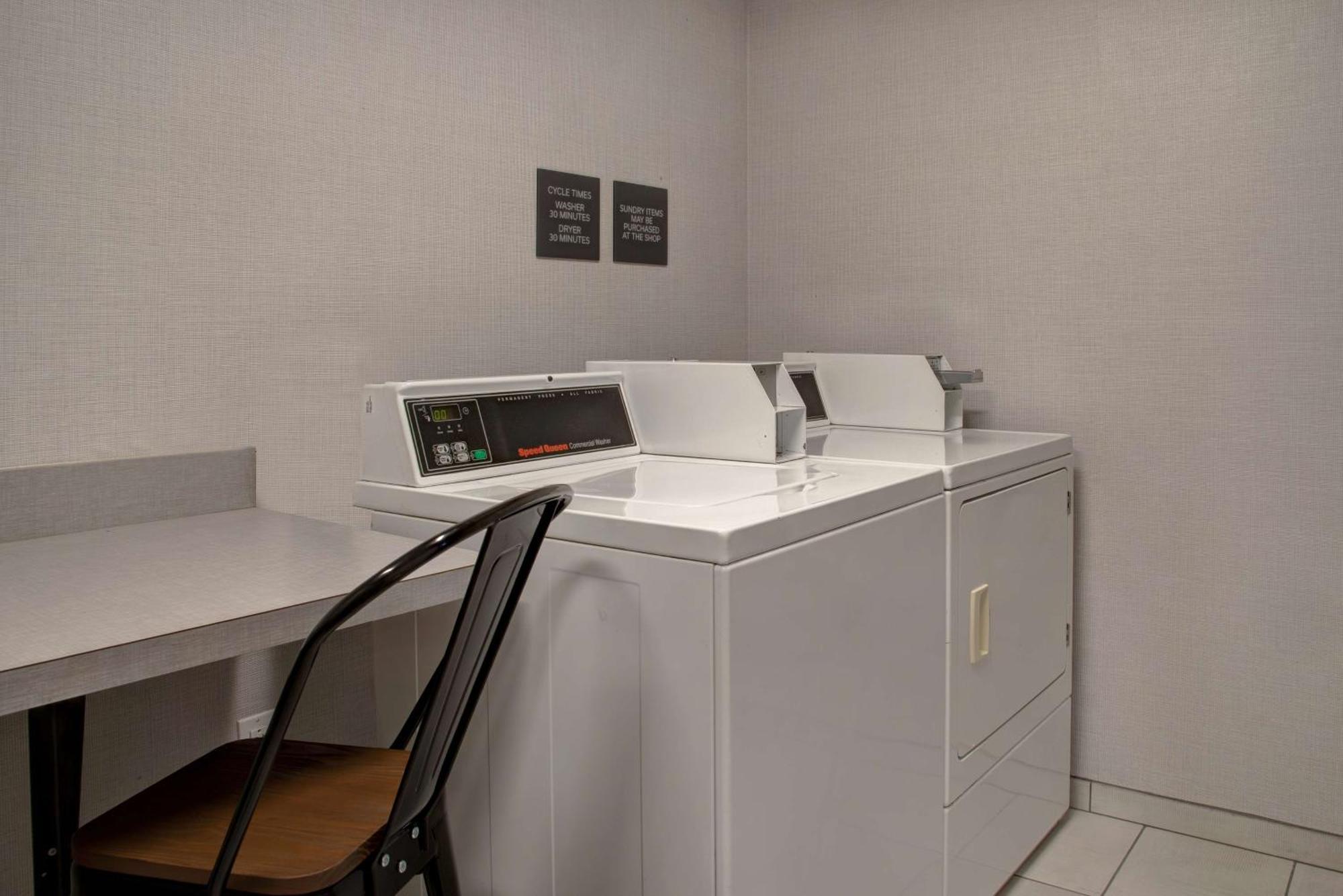 Hilton Garden Inn Kansas City/Kansas Екстер'єр фото